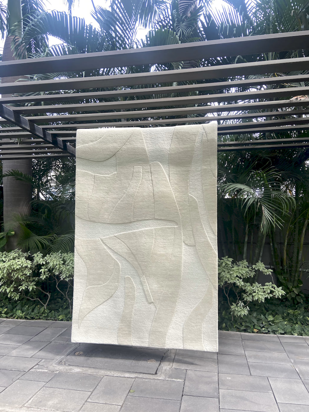 Contemporary textured wool rug with layered pile design