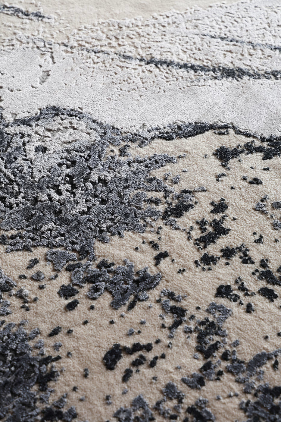 Luxury handmade wool and Tencel rug for living room decor