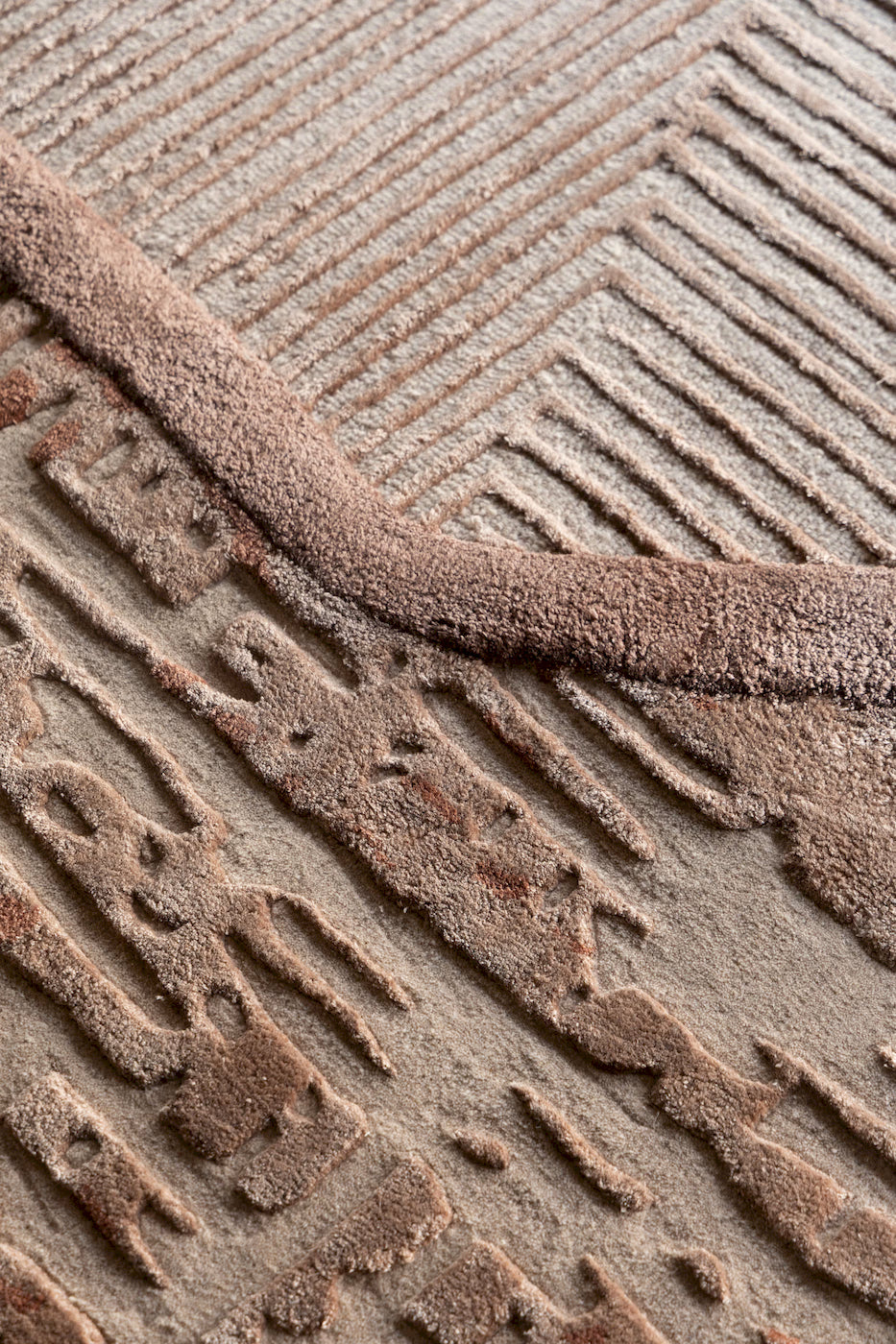 Contemporary handmade wool rug in warm neutral tones