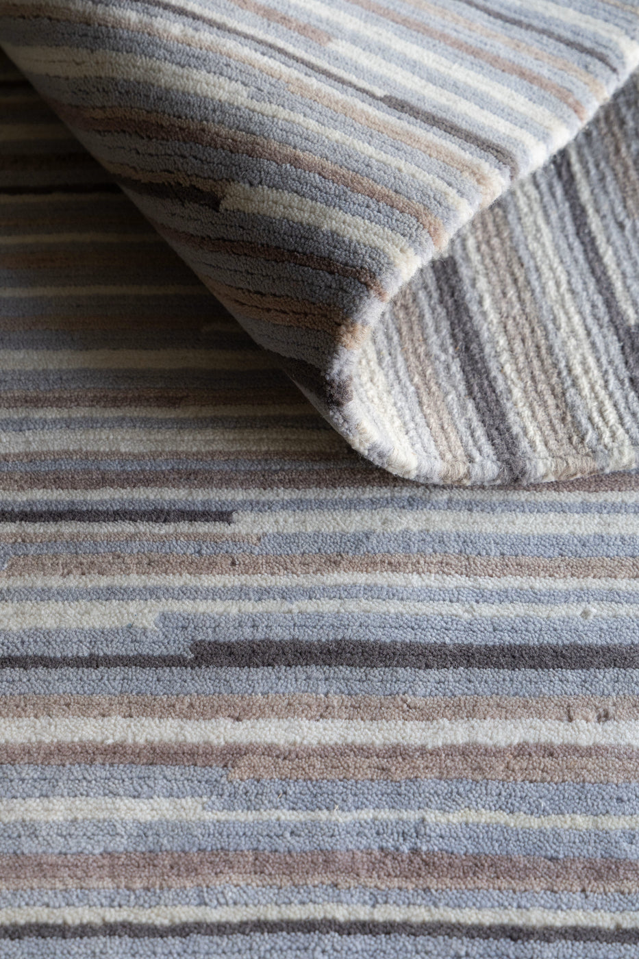 Luxury handknotted wool area rug for modern living room