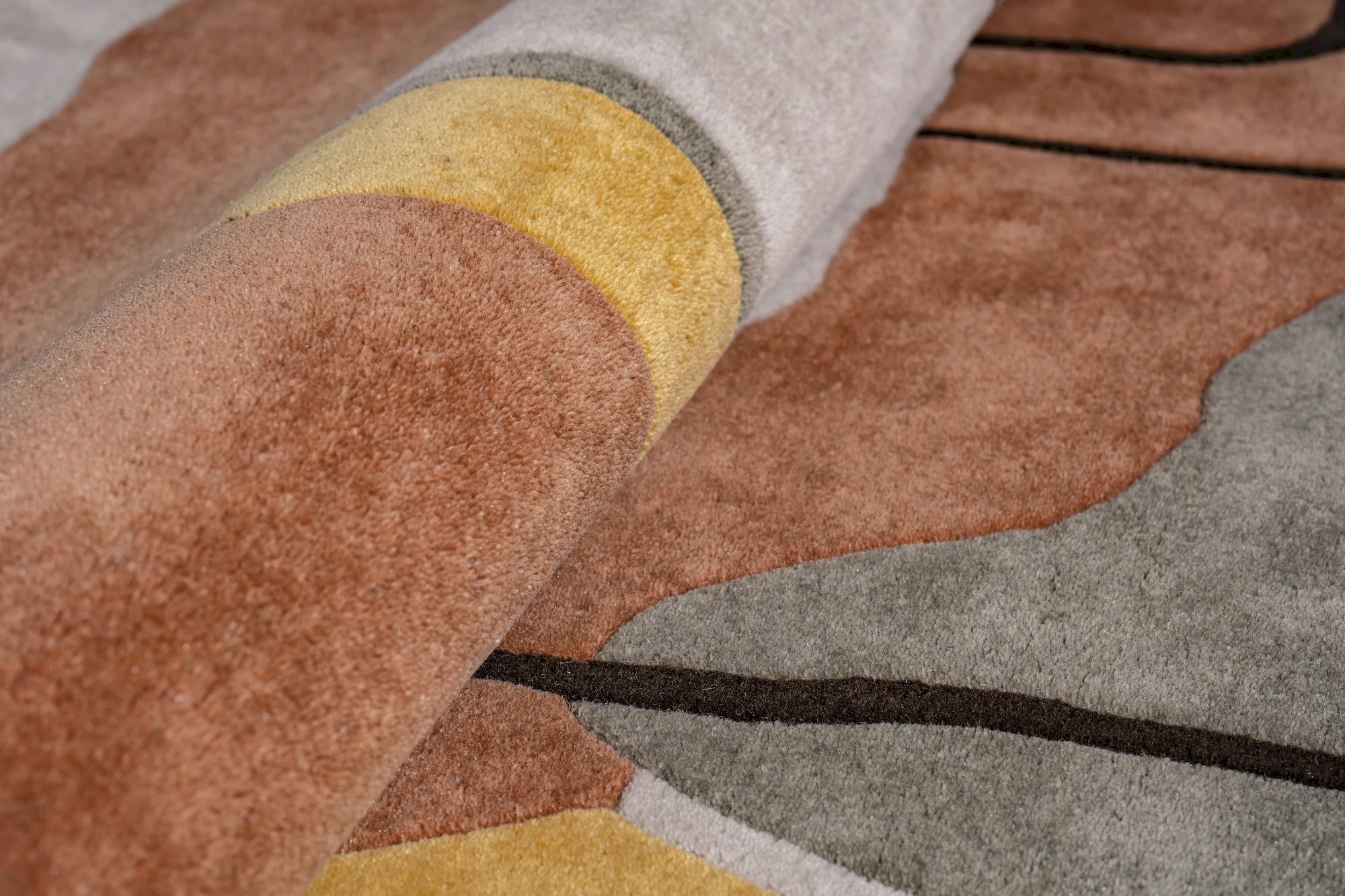 Contemporary abstract wool rug with linear pattern design
