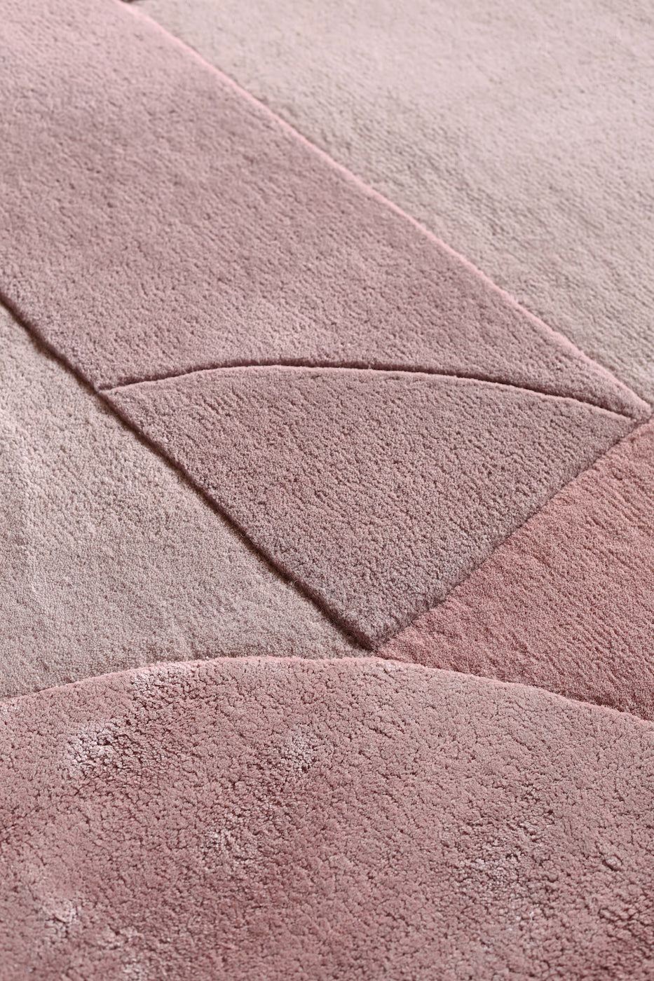Designer geometric rug for modern living room décor