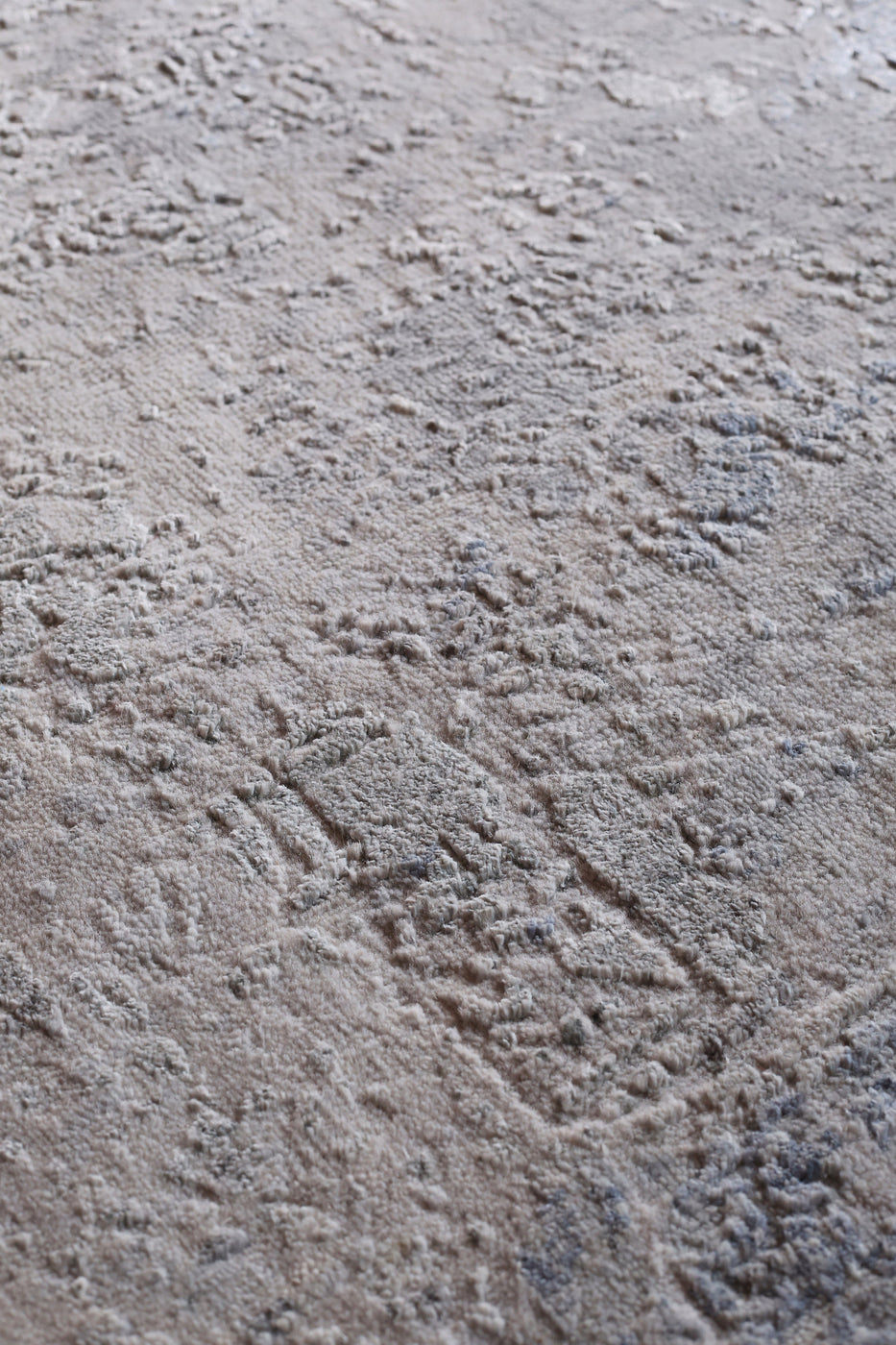 Contemporary abstract wool rug in soft grey tones